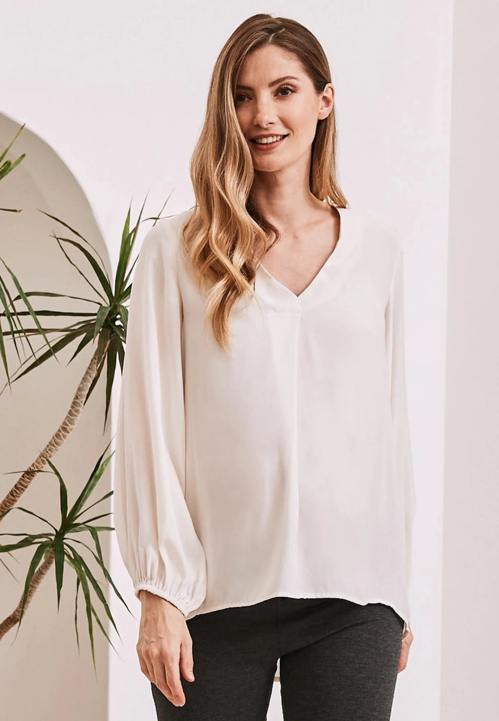 Blouse de Maternité Louise à Col en V - Ivoire