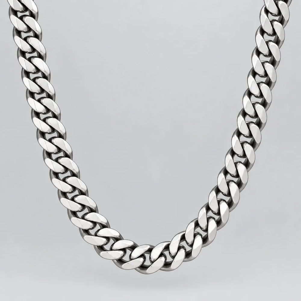 Collier Homme Chaîne Cubaine en Acier Inoxydable Gris Canon. Style Motard Robuste