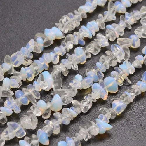 Perles en éclats de pierre d'opaline