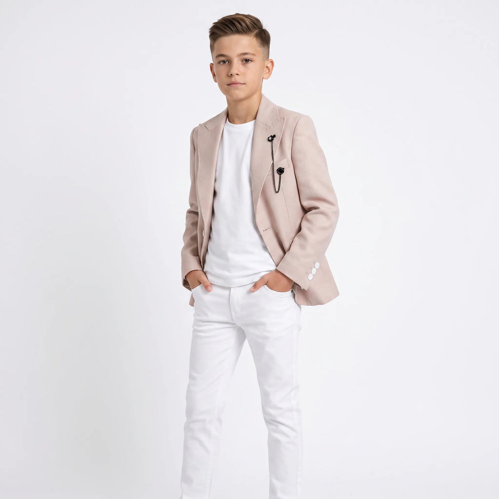 Costume moderne et chic pour jeune homme