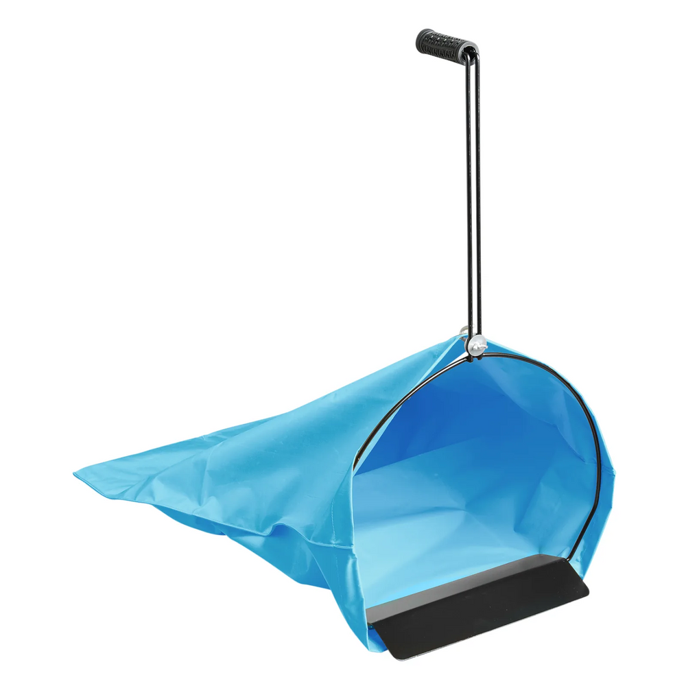 Litter scoop – complete with heavy duty bag