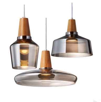 Suspension moderne en verre avec accent en bois