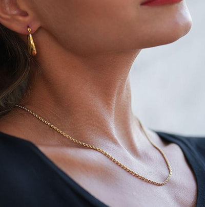 ULYANA : Collier à maille torsadée en or - 16 pouces