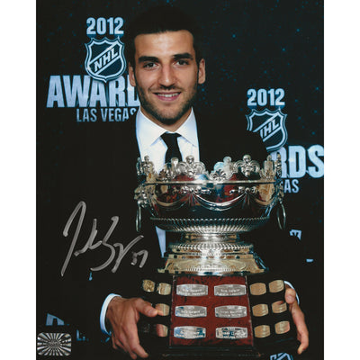Patrice Bergeron Photo 8x10 Autographiée du Trophée Frank J. Selke 2012