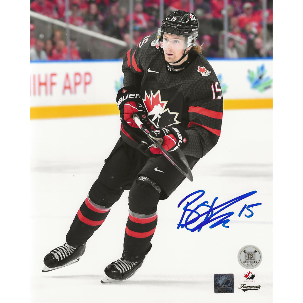 Photo 8x10 de Brennan Othmann, autographe, Équipe Canada, Championnats du monde juniors 2022, Patinage tête levée