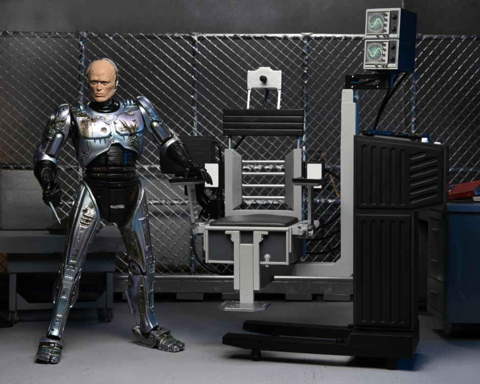 NECA - RoboCop Ultime Endommagé au Combat avec Chaise