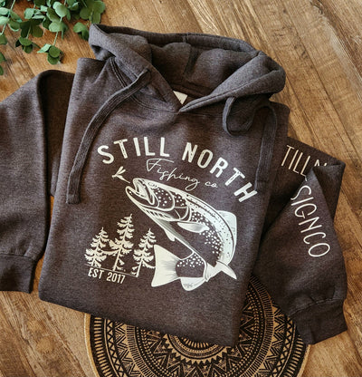 2025 SWEAT À CAPUCHON STILL NORTH FISHING CO