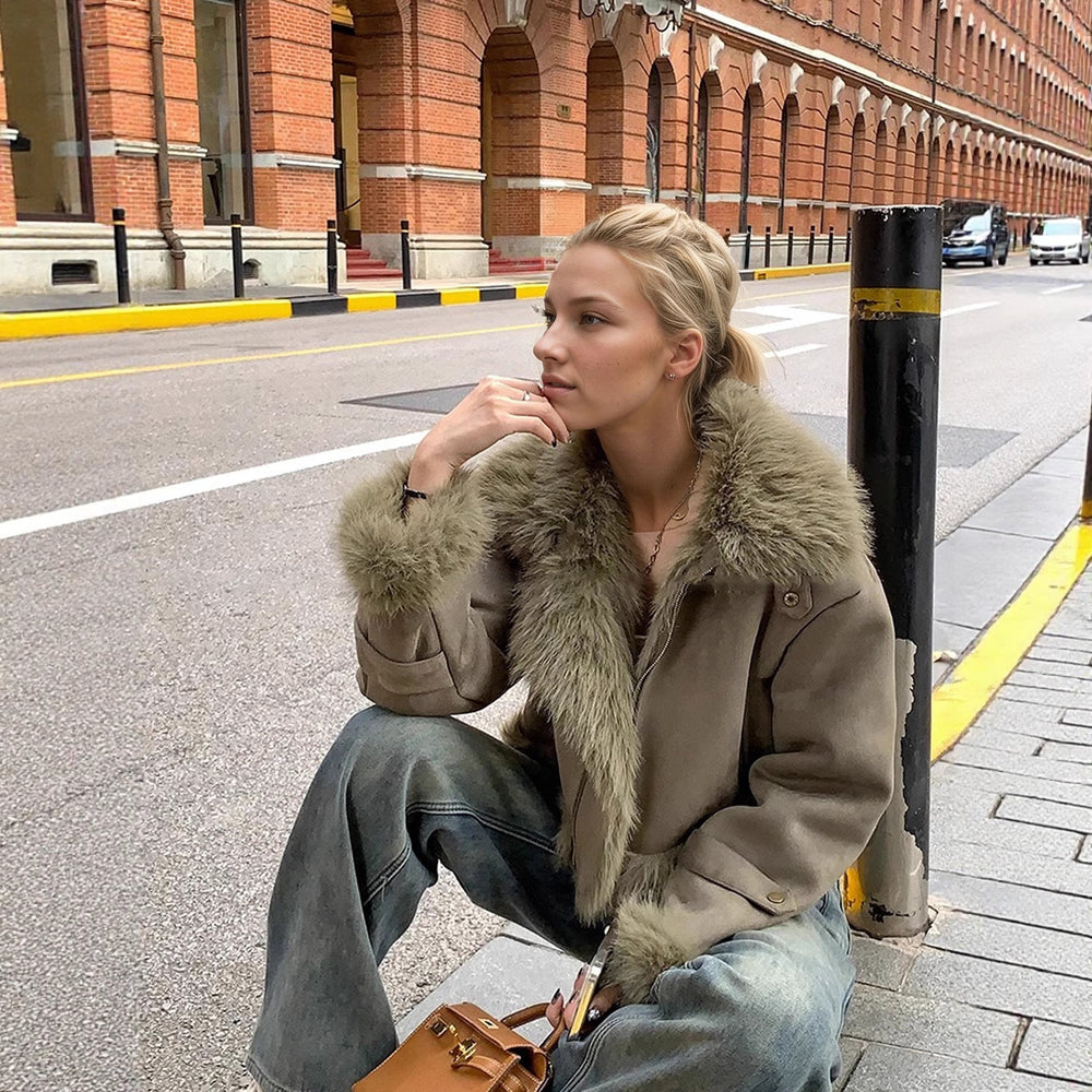 Veste courte style motarde pour femme en cuir et doublée de fourrure – Manteau de moto court doublé de suède