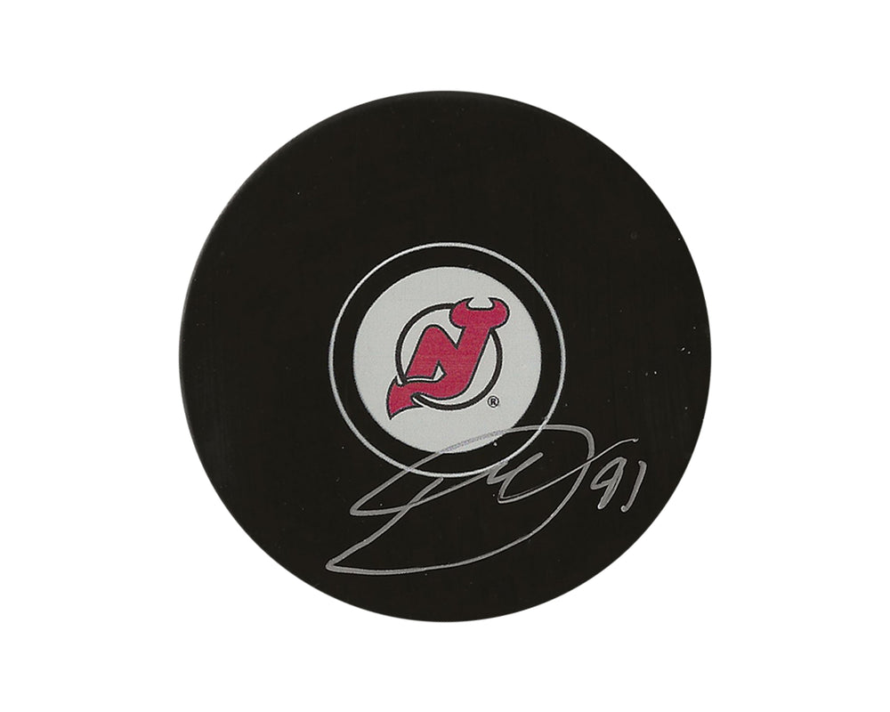 Palet de hockey dédicacé par Dawson Mercer, modèle des Devils du New Jersey