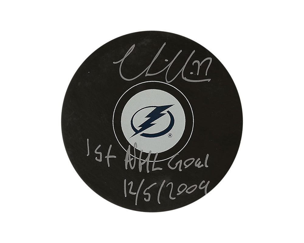 Palet de hockey autographe de modèle signé Victor Hedman des Lightning de Tampa Bay, avec l'inscription « 1er but en LNH 12/5/2009 »