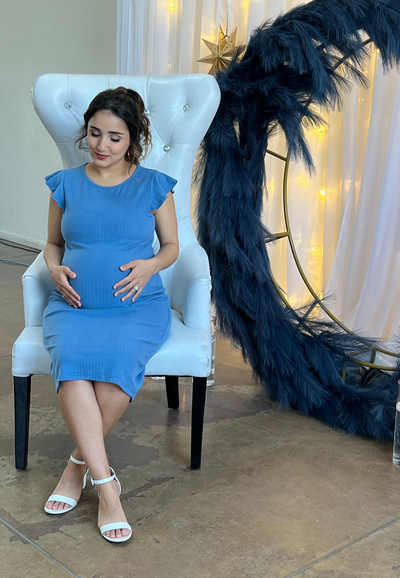 Robe de grossesse côtelée bleu layette à manches à volants