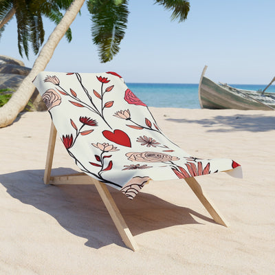 Serviette de plage Cœurs Floraux – Motif estival roses rouges et cœurs