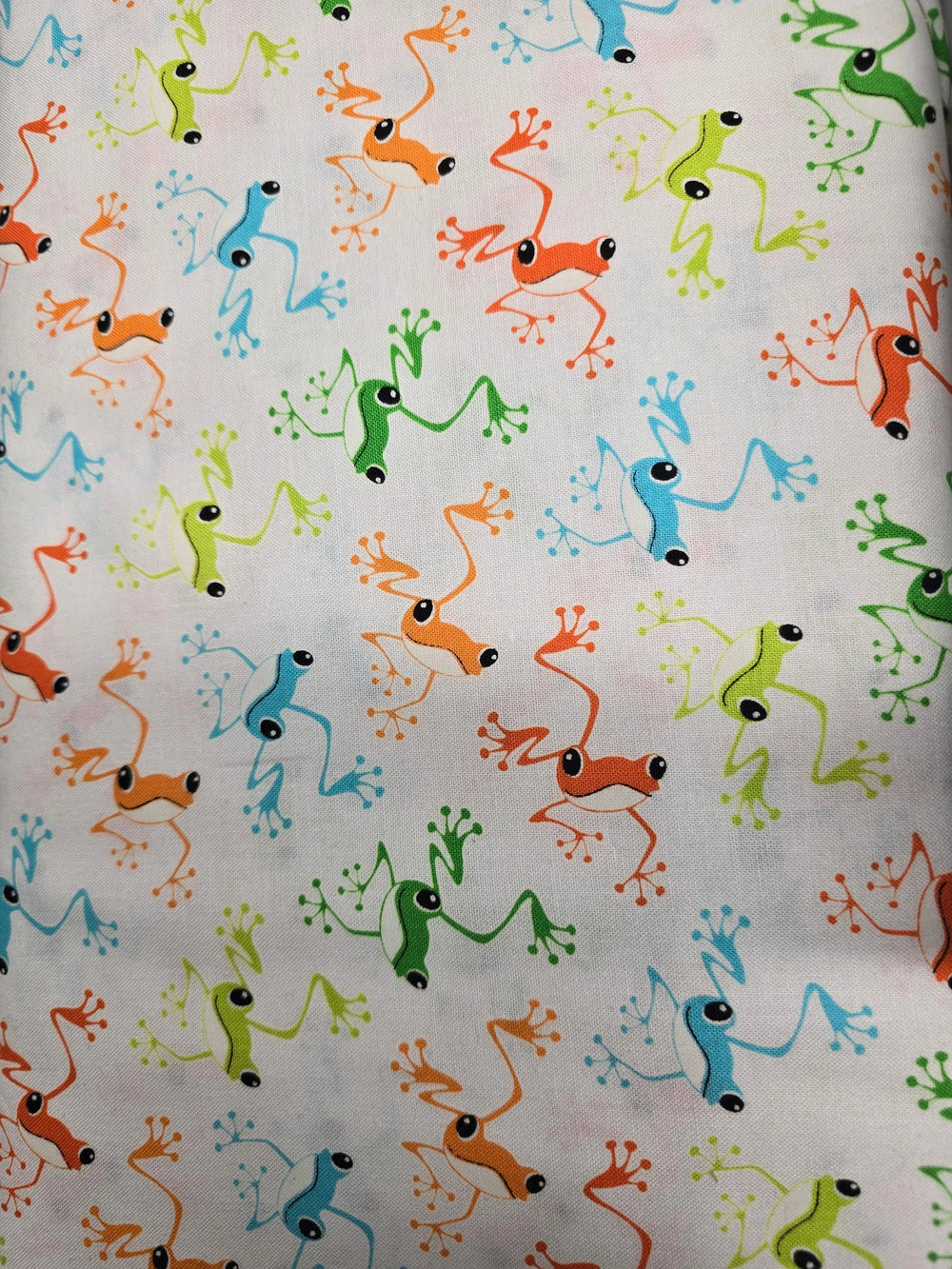 Toadally Cool Glow - White Frogs — Cottage Quilting Ltd.