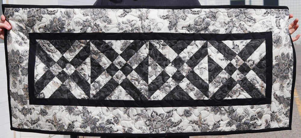 Store Sample- Table Runner