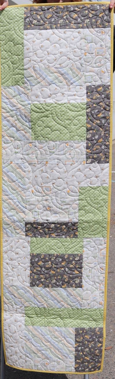 Store Sample- Table Runner - Bees