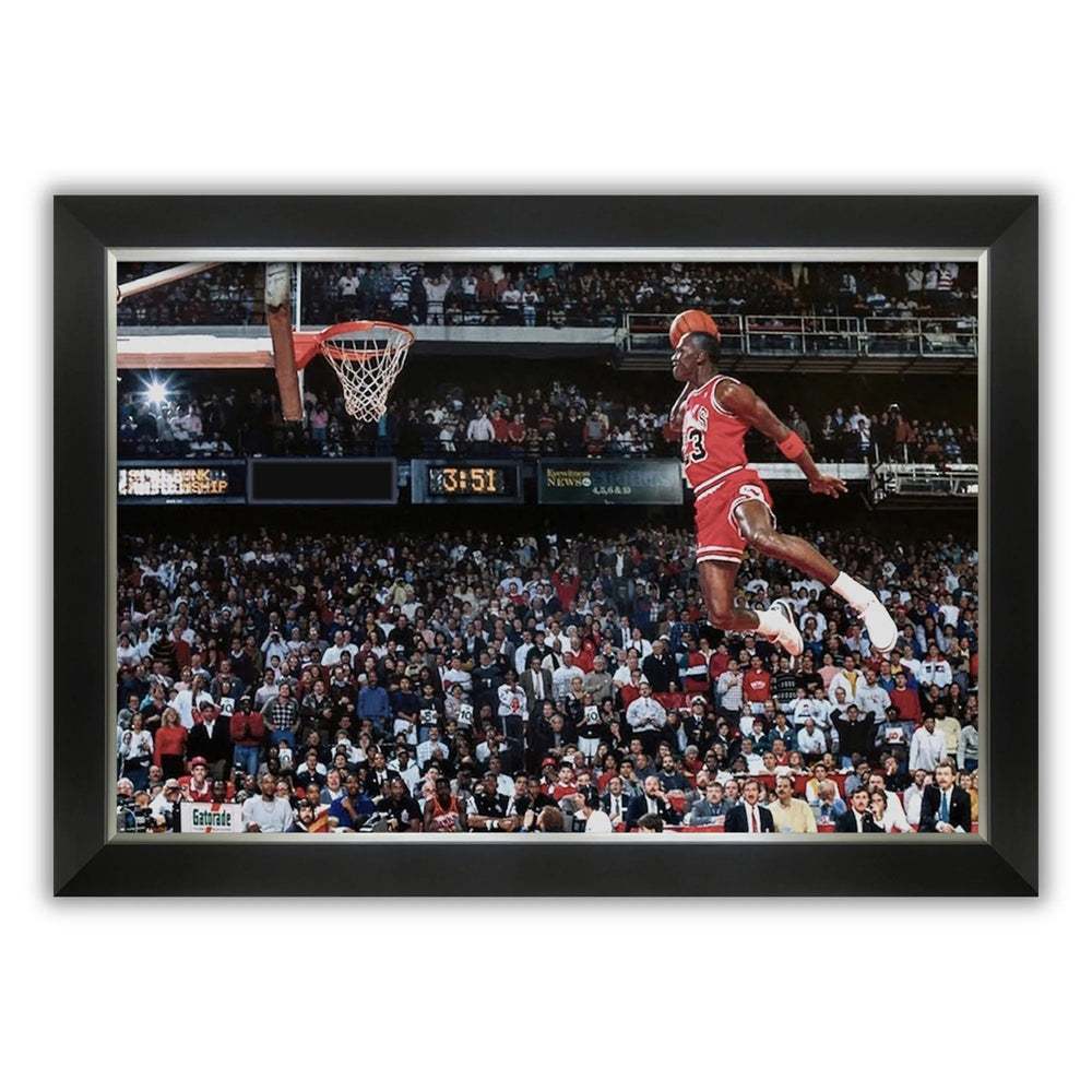 MICHAEL JORDAN 1988 SLAM DUNK CONTEST TOILE ENCADRÉE – LÉGENDE NBA DES CHICAGO BULLS – REPLIQUE ICONIQUE DE L'AFFICHE EN PLEIN VOL – ART MURAL VINTAGE DE BASKETBALL (33,5" X 23,5")