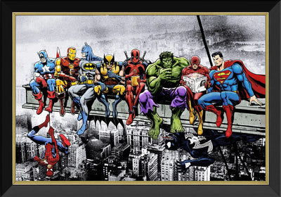 AFFICHE D'ART ENCADRÉE MARVEL & DC SUPERHEROES LUNCH ON A SKYSCRAPER (33,5" X 23,5")