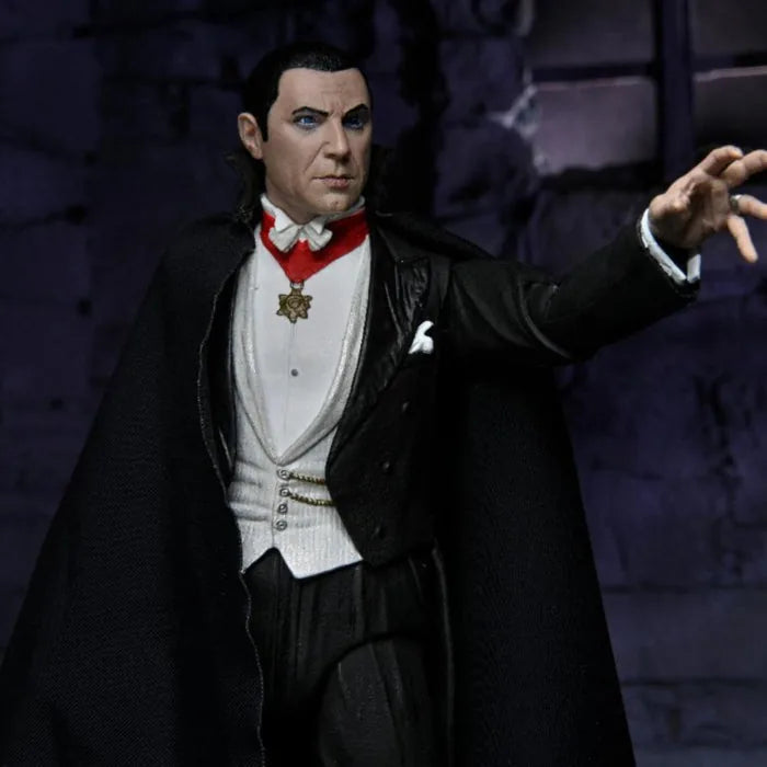 Monstres de l'Univers – Figurine articulée échelle 7 po – Dracula Ultime – Transylvanie