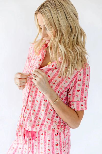 Haut de pyjama court à manches courtes pour adulte, avec boutons, imprimé fraises et cerises avec nœuds
