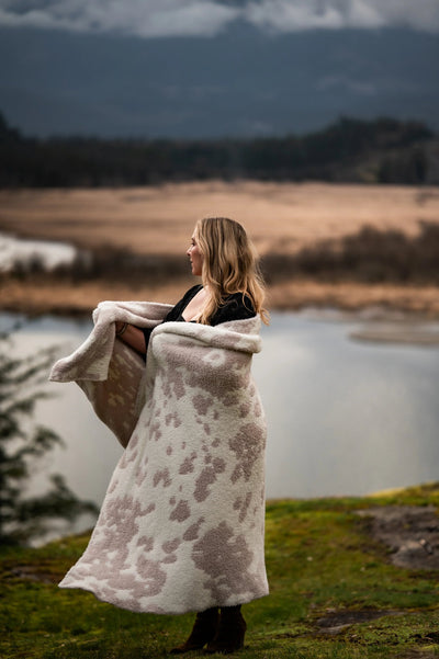 Jeté Étendu Imprimé Vache Beige Rosé et Blanc
