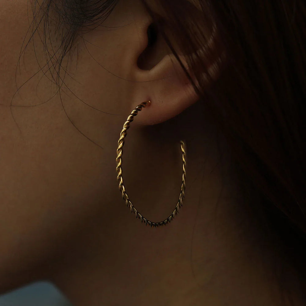 Boucles d'oreilles créoles BETHANY à torsades effet corde en or