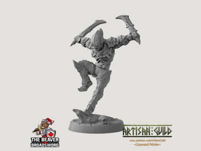Scourgeland Survivor D dnd mini - Dungeons and Dragons | Male | Fighter | Rogue | Human 5e Fantasy  Pathfinder 2e 5e Tabletop | Mini RPG