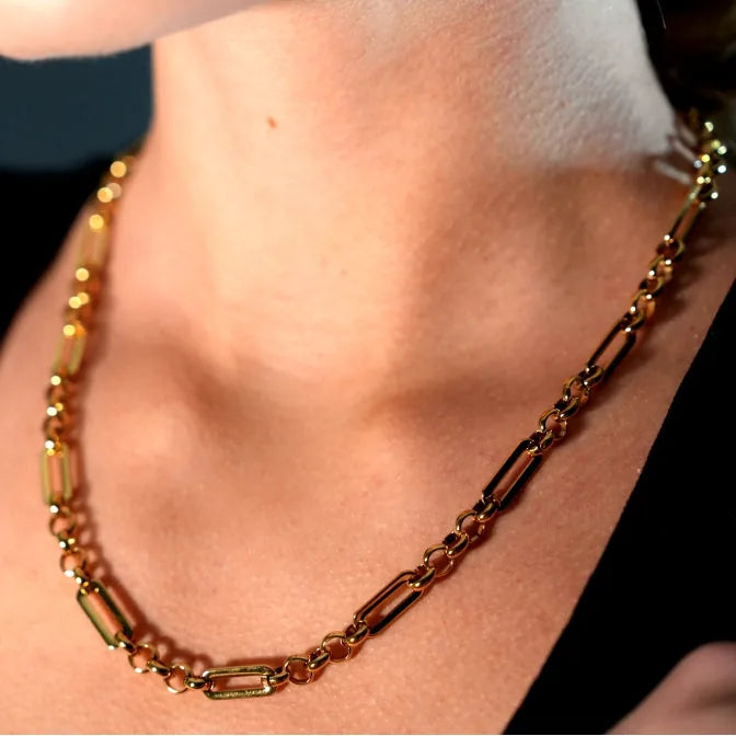 Collier VALENCE à maillons et perles de formes variées, déclaration subtile