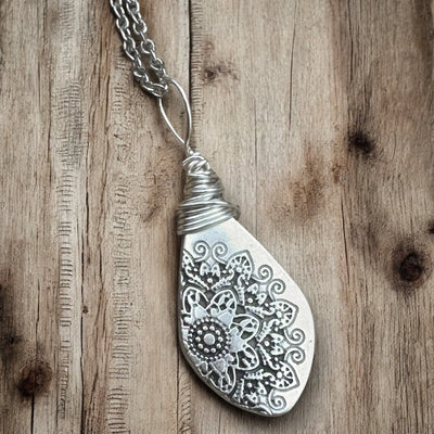 Collier Mandala Filigrané