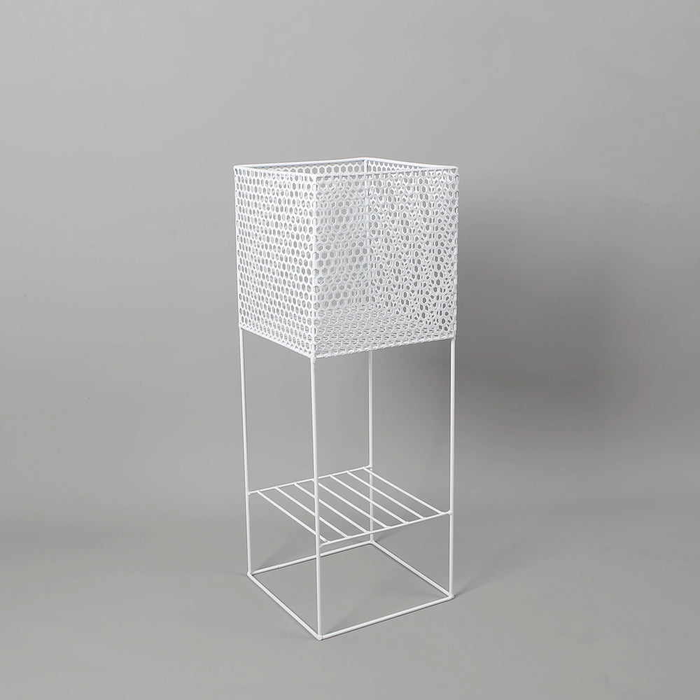Jardinière sur pied Salma en métal blanc 2,3 pi