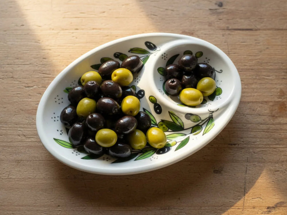 Assiette à apéritif en céramique artisanale pour olives et huile | Plat de service | Disponible en divers motifs