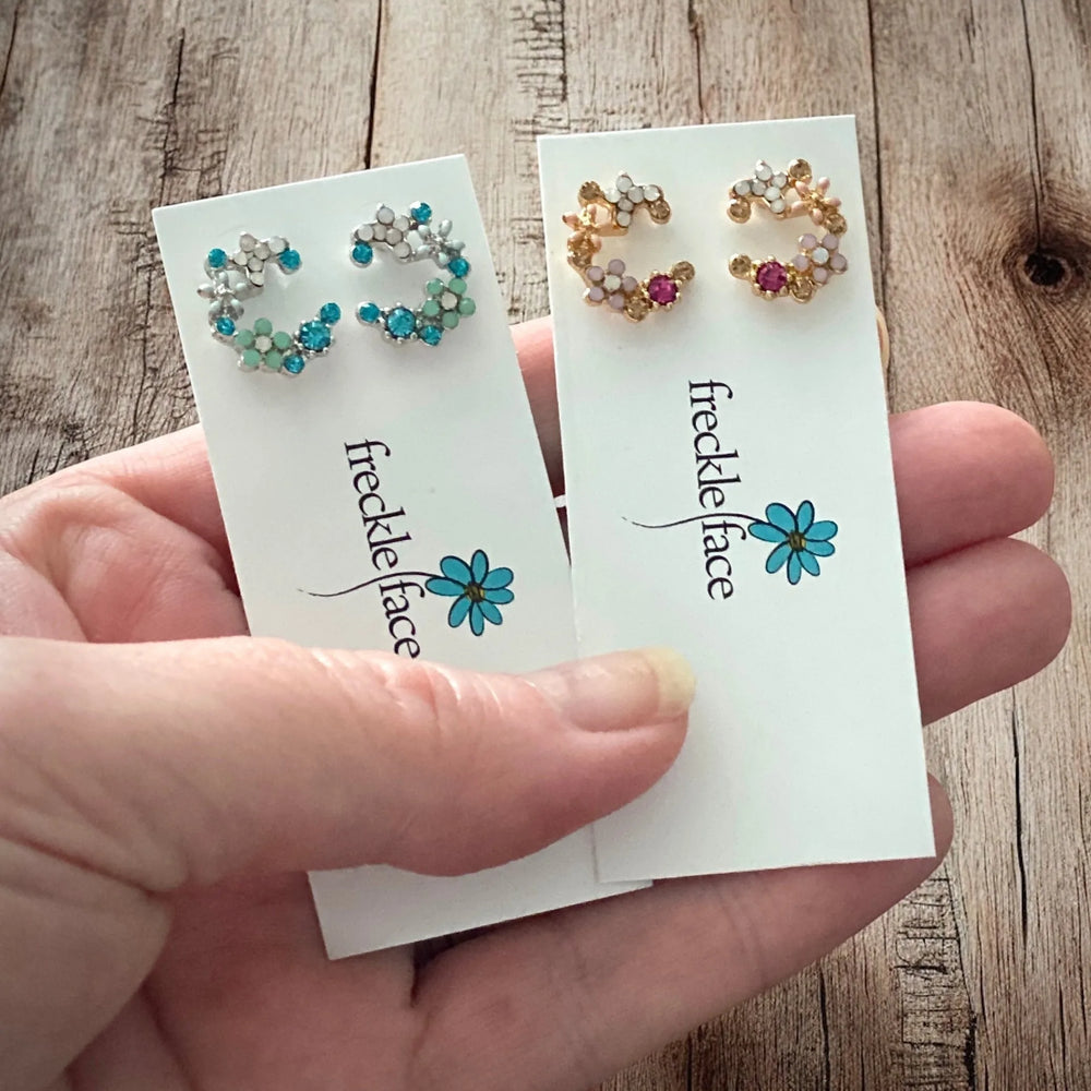 Boucles d'oreilles Clou "Crescent Bloom" – Design Halo Floral - Scintillant