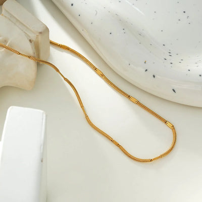 SVETA : Collier minimaliste délicat en or