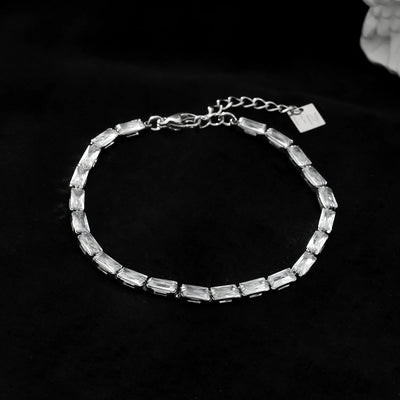MELLISH : Bracelet tennis rectangulaire style rétro en zircone (CZ) argenté