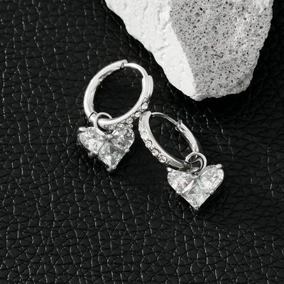 CREEDA Or Blanc (Ton Argenté) : Créoles Style Vintage Incrustées de Zirconium avec Breloque Cœur en Moissanite