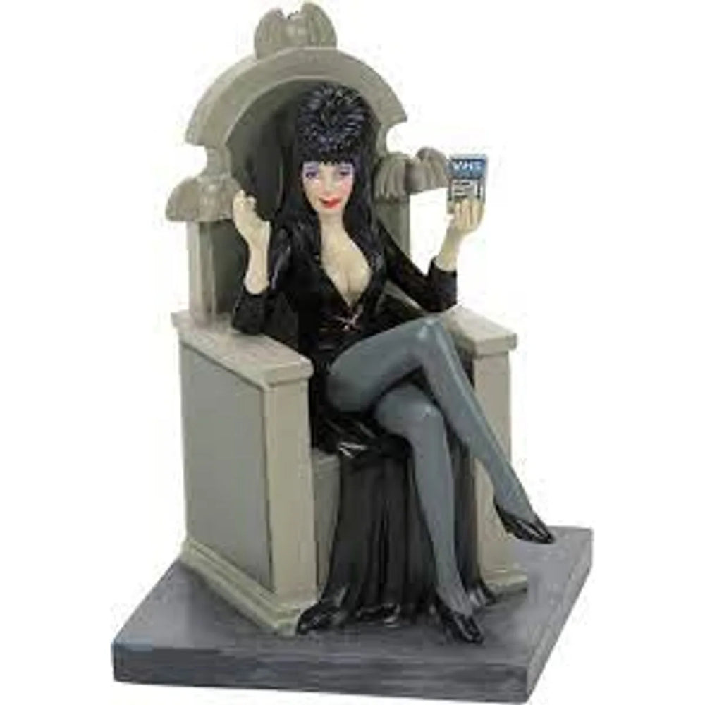 Elvira est un succès! Department 56