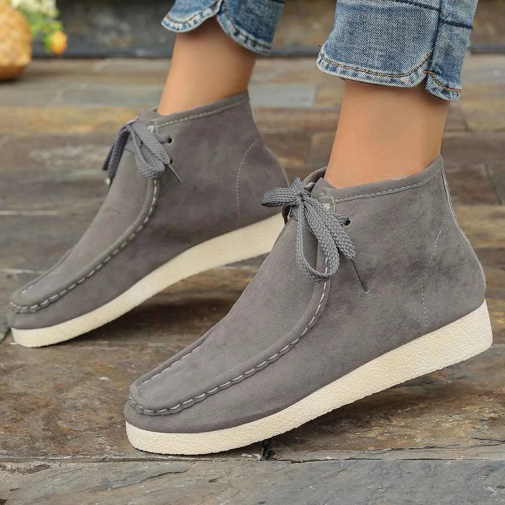 Bottillons à talon dissimulé pour femmes – Souliers mode à lacets en suède avec détails cousus