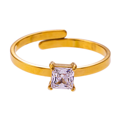 ADHIKA : Bague classique en or avec zircone carrée au centre