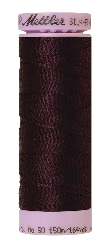 Fil de coton Mettler Silk-finish 50wt, couleur unie 164 vg/150 m Prune Parfaite