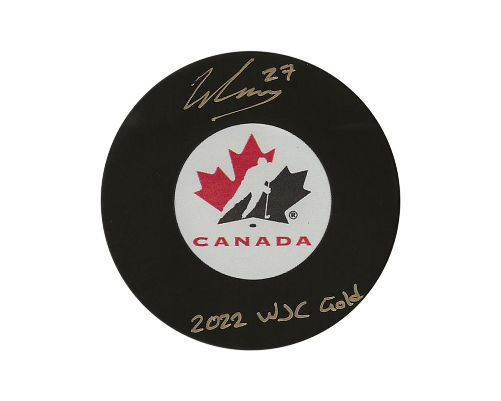 Palet de hockey autographié de l'équipe canadienne par Will Cuylle, avec l'inscription « 2022 WJC Gold »