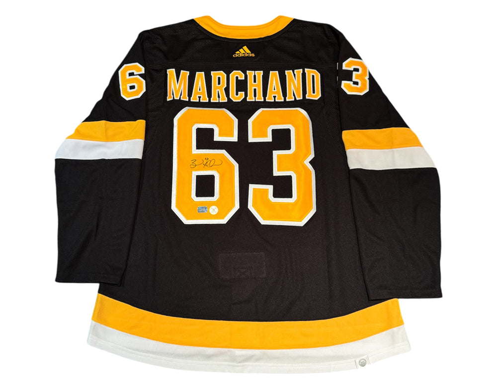 Maillot Adidas noir alternatif des Bruins de Boston autographié par Brad Marchand