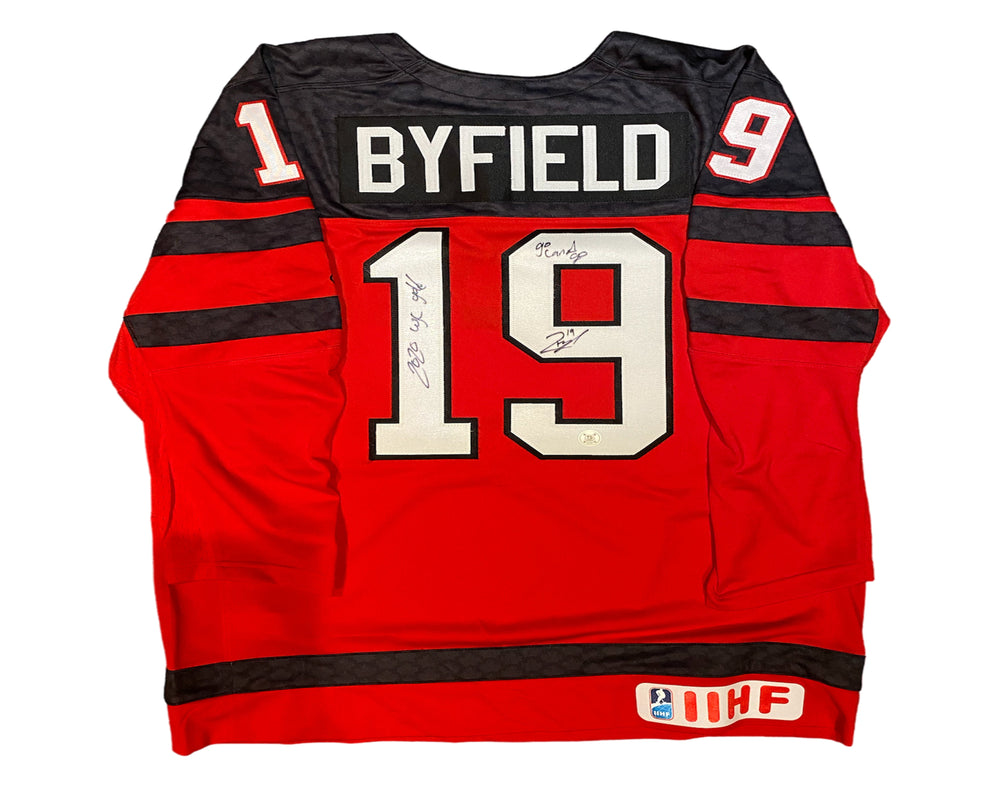 Maillot Rouge Domicile Nike de l'Équipe Canada dédicacé par Quinton Byfield, Multi-Inscriptions