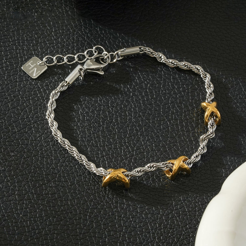 DRAGOSA Métaux Mixtes : Bracelet Chaîne Corde Argent avec Trois Mini Breloques Dorées Croisées