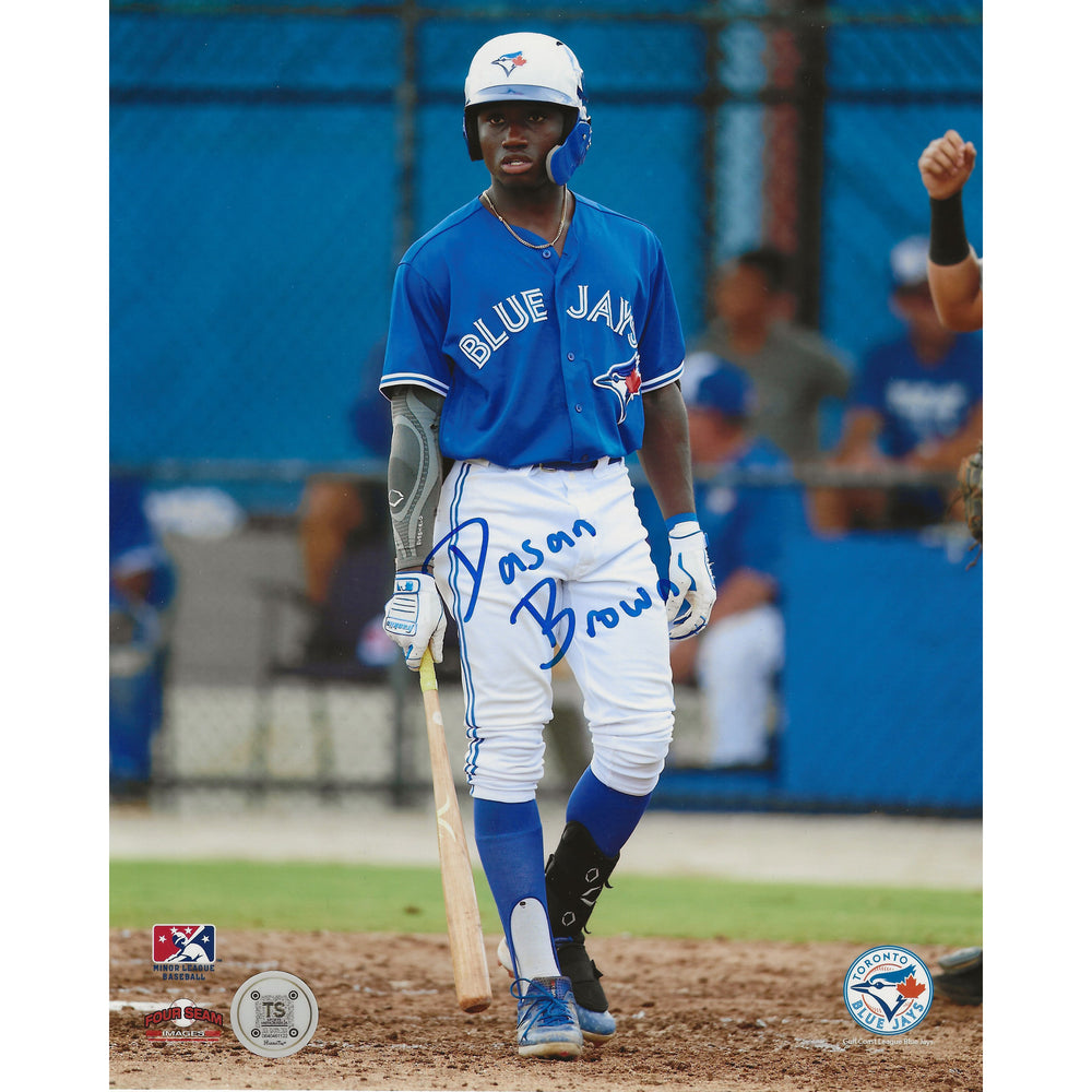 Photo 8x10 dédicacée par Dasan Brown (Blue Jays de Toronto, GCL), vue de face, batte de baseball, avec nom complet