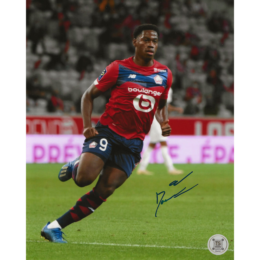 Photo 8x10 dédicacée par Jonathan David du LOSC Lille en pleine course