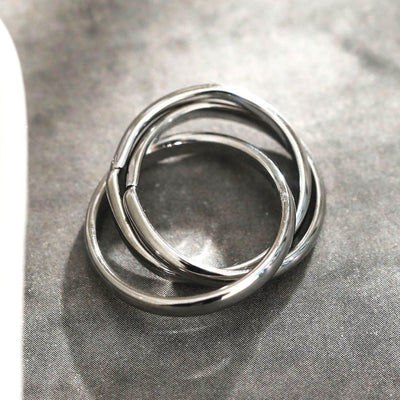 ESTELLA : Bague empilable interconnectée à triple anneau en argent