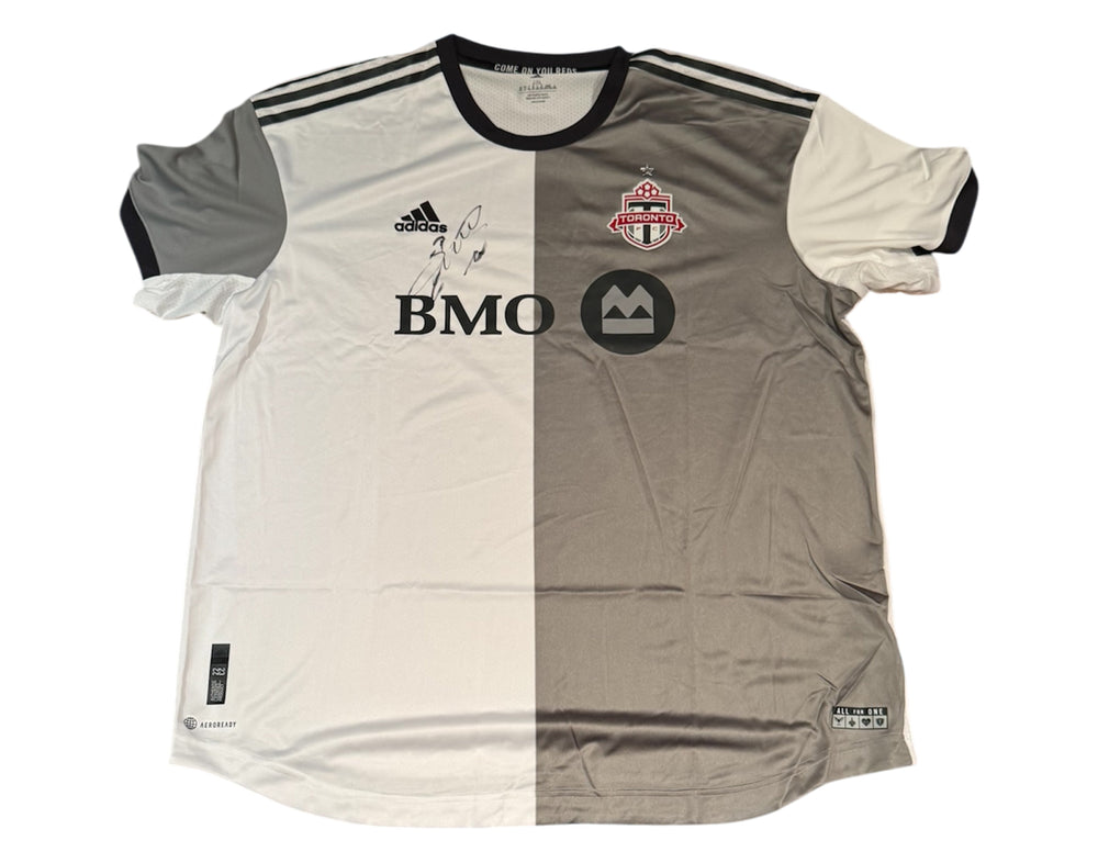 Maillot authentique Adidas Community du Toronto FC 2022 autographié par Federico Bernardeschi *TEL QUEL*