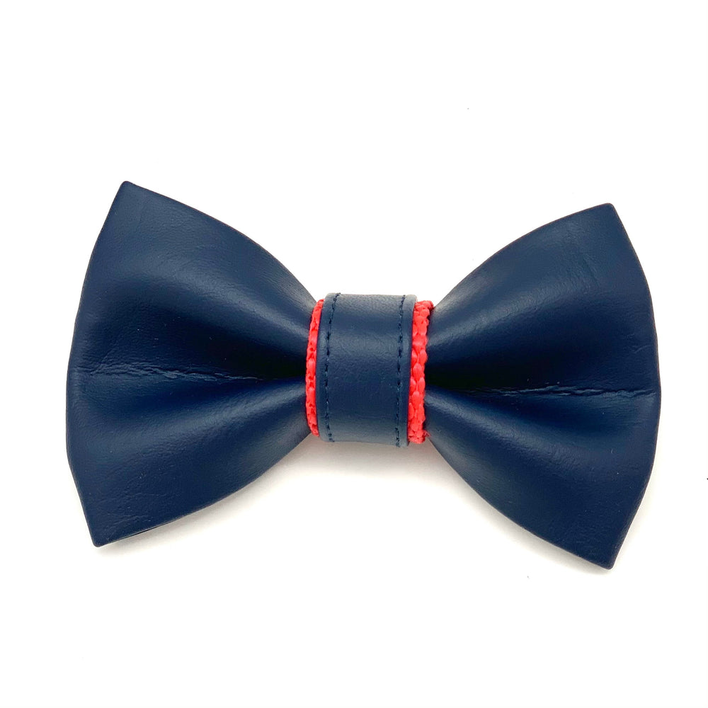 Nœud papillon en cuir bordeaux