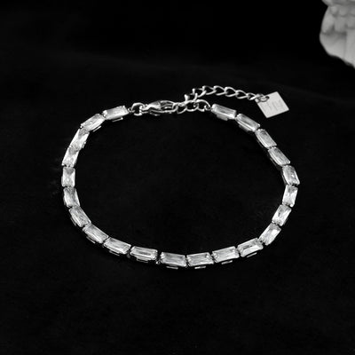 MELLISH : Bracelet tennis rectangulaire style rétro en zircone (CZ) argenté