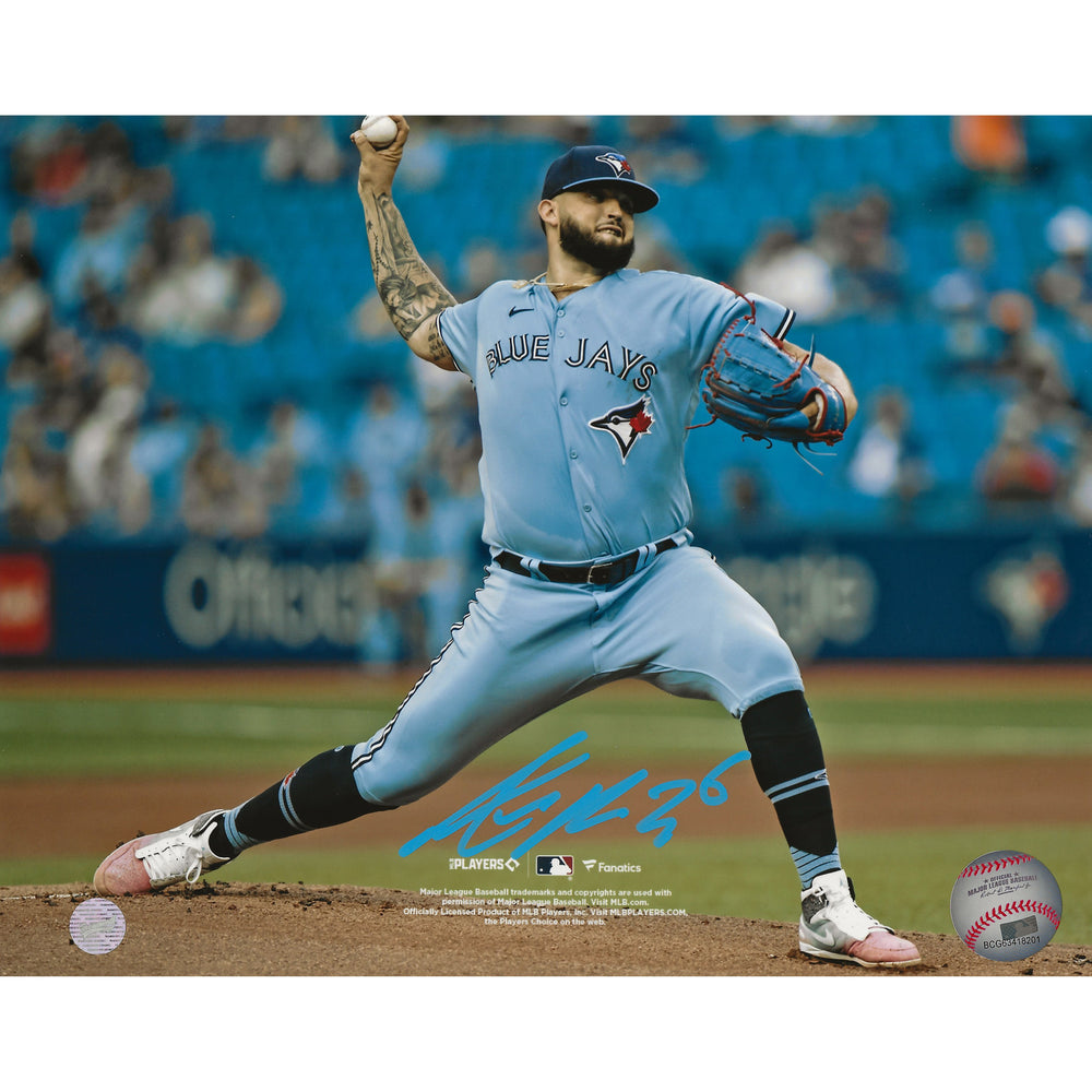 Photo 8x10 dédicacée d'Alek Manoah des Blue Jays de Toronto en pleine action (vue de face)