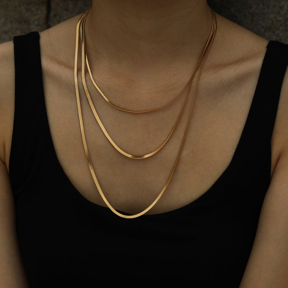 NALA : Collier Superposé à Texture Peau de Serpent Doré